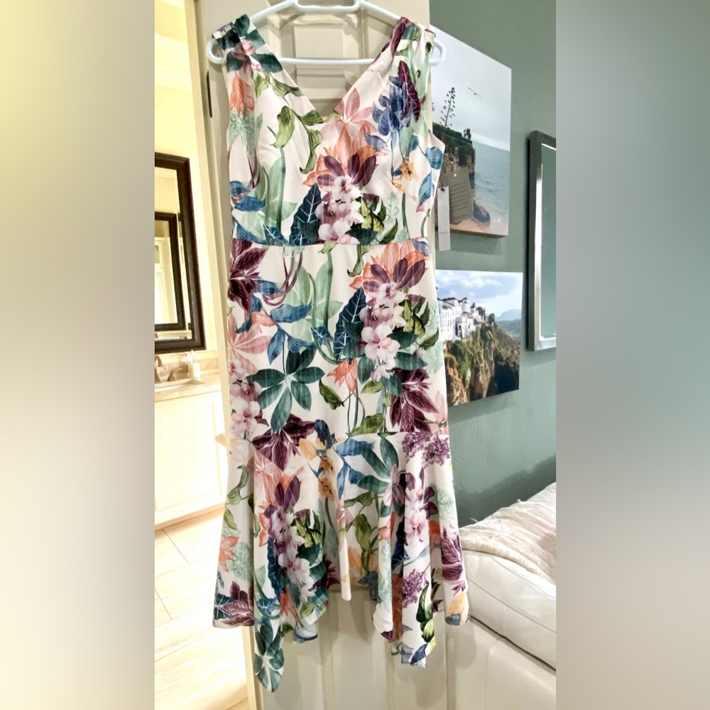Maggie London sleeveless floral dress NWT